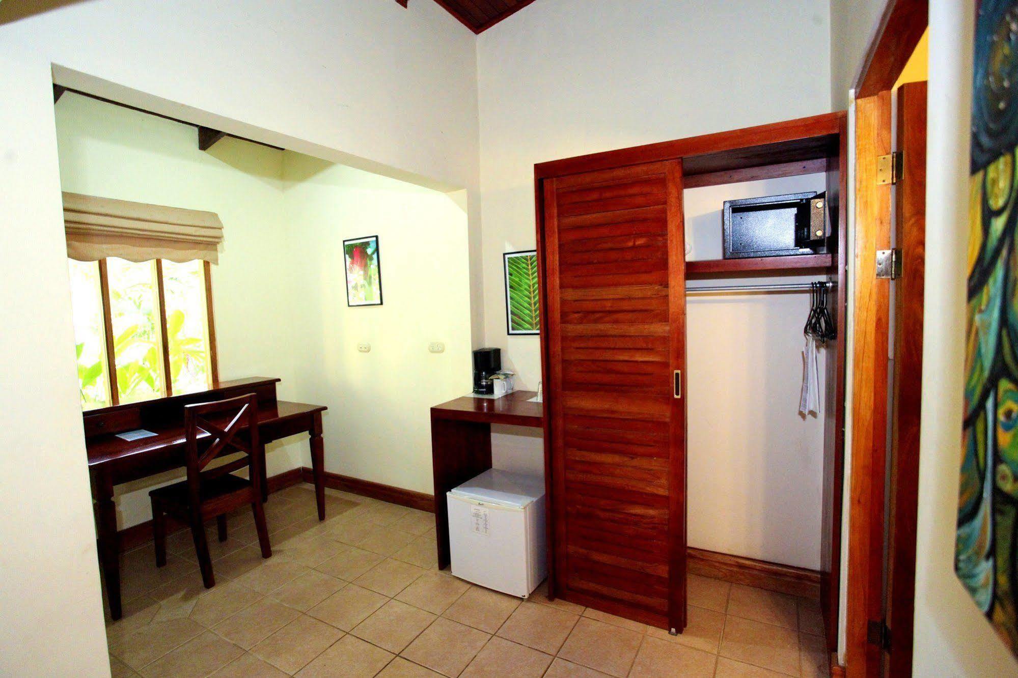 Jaco Hotel Docelunas Buitenkant foto