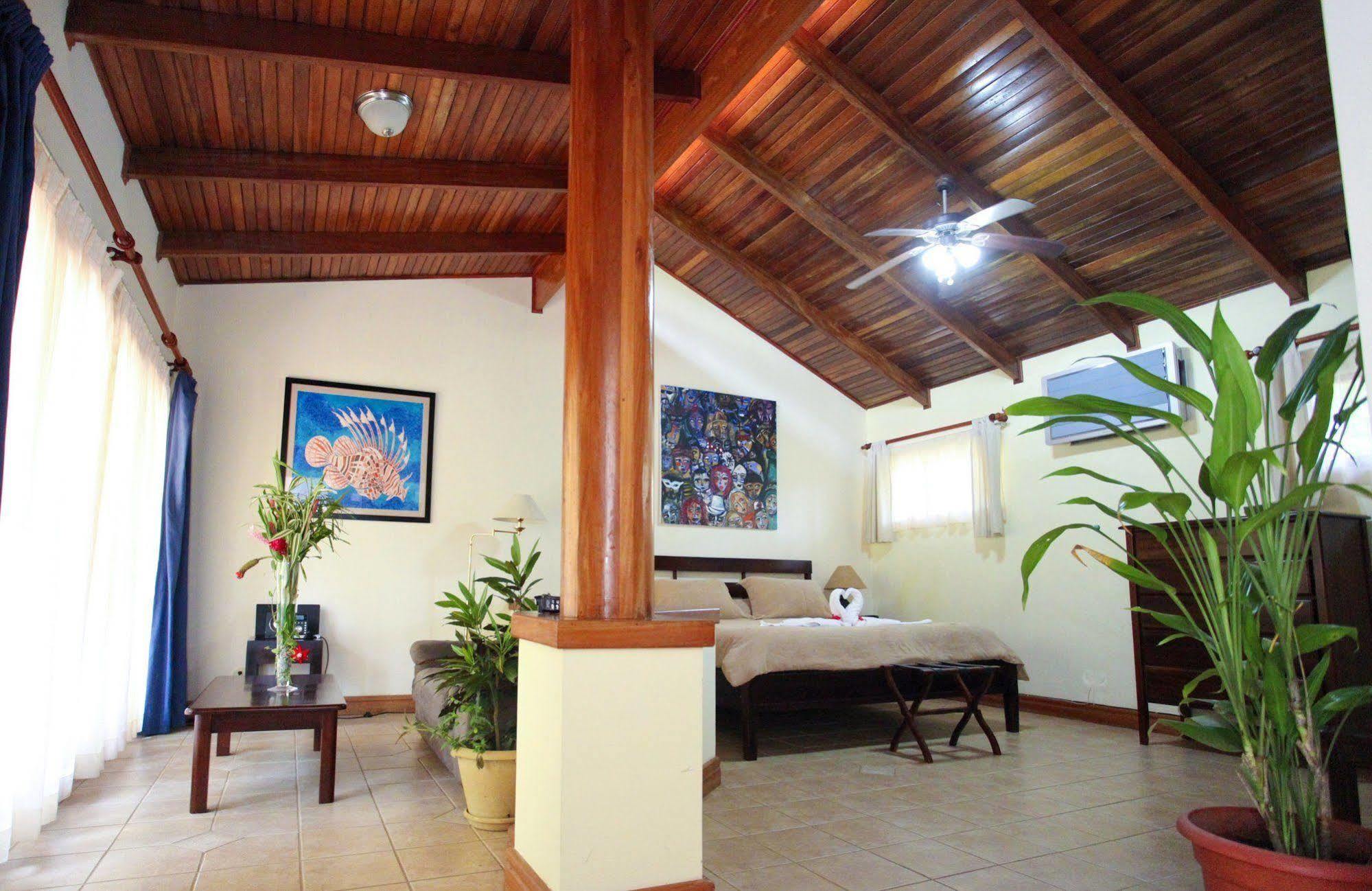 Jaco Hotel Docelunas Buitenkant foto