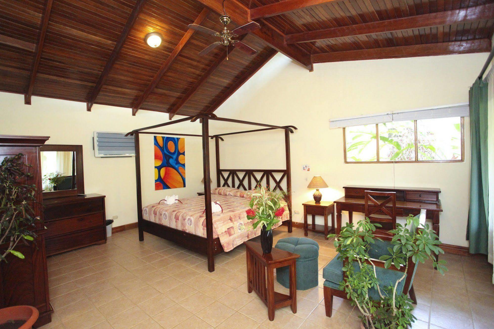 Jaco Hotel Docelunas Buitenkant foto